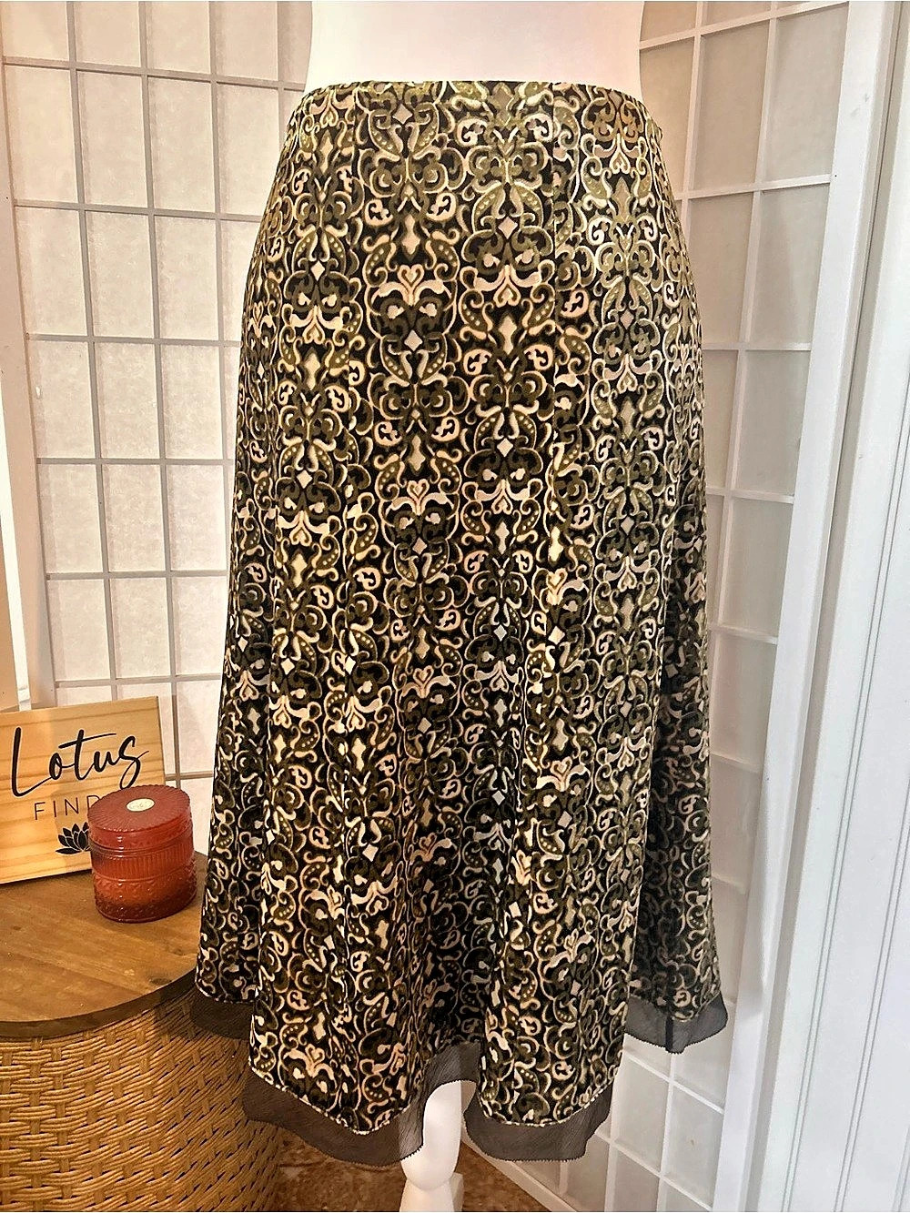 Ann Taylor Silk and Rayon A-Line Skirt – Size 16